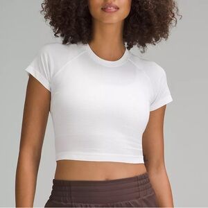LULULEMON - WHITE SWIFTLY TECH CROP TEE.